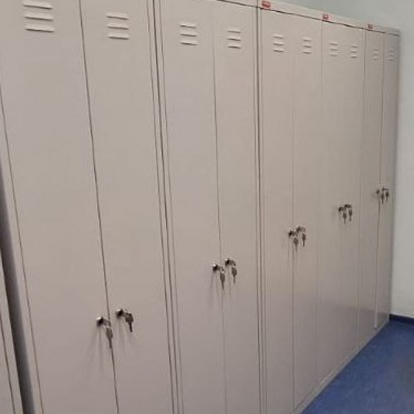 В ноябре 2025 г. ООО «ЕМЕР»  осуществила поставку и сборку для ГБУЗ ЛО «Приозерская межрайонная больница» медицинской мебели для кабинета гемодиализа.